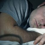 Dormire meglio inizia dalla sera: come creare una routine che favorisce un sonno di qualità